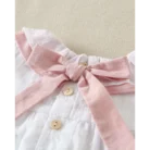 vestido-de-bebe-de-plumeti-blanco-con-volante-en-el-cuello_2