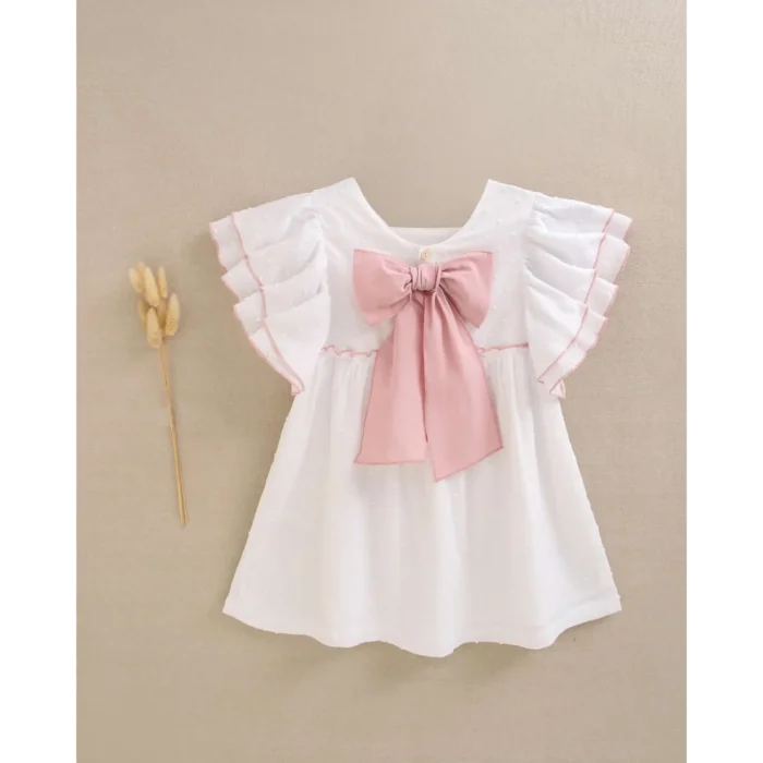 vestido-de-nina-de-plumeti-blanco-con-volantes-en-manga_4